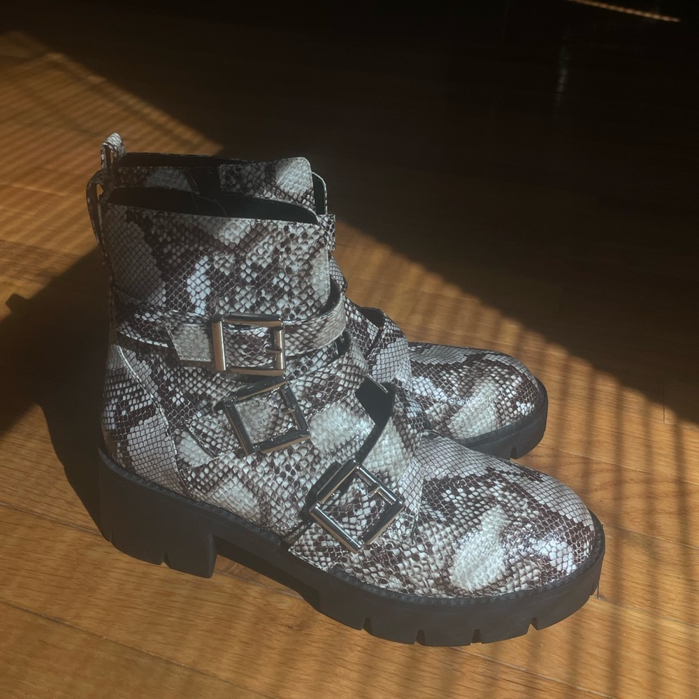 Reptile Platform Boots